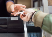 Fin de l'impression systématique des tickets de caisse et de carte bancaire au 1er août 2023